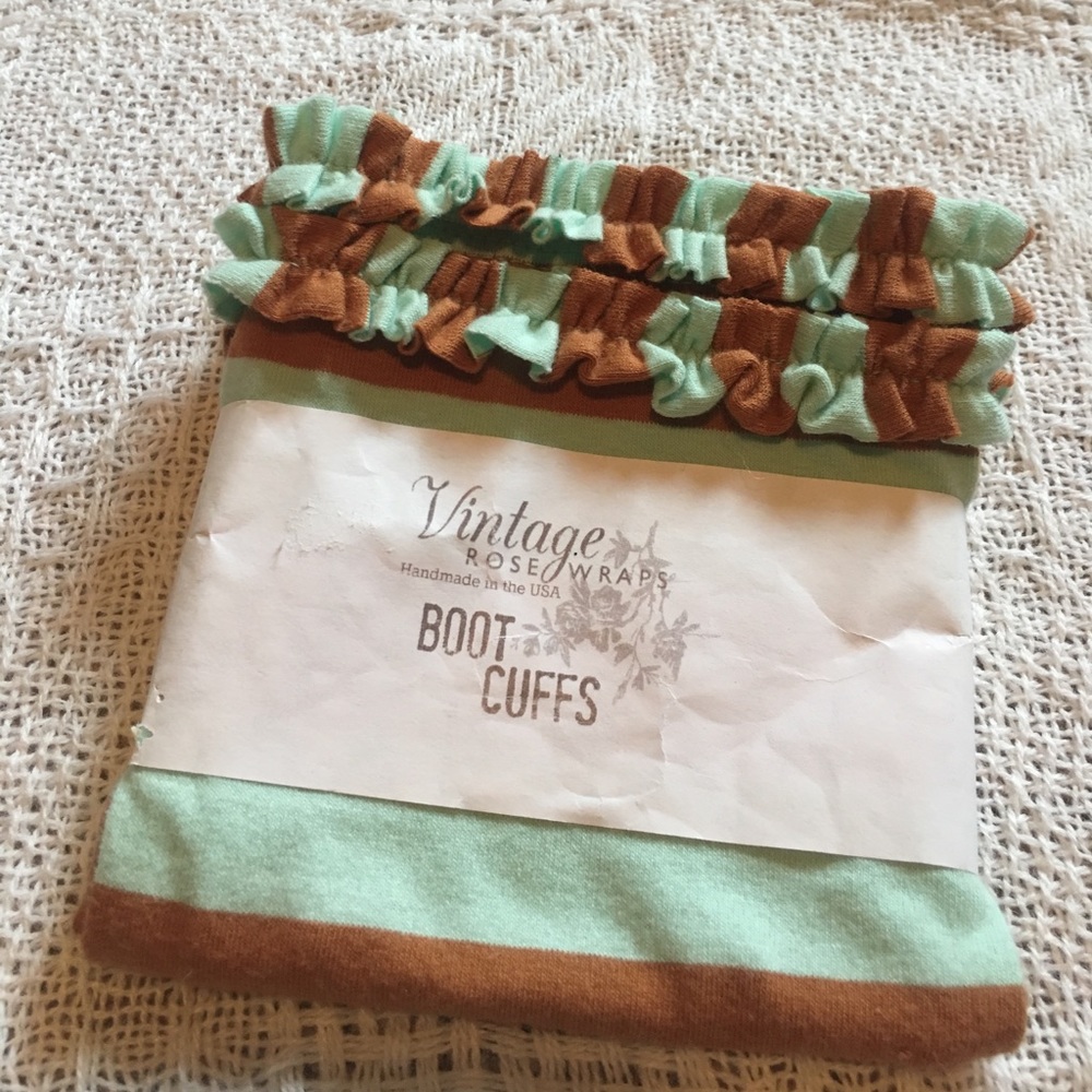 Ruffle boot cuffs