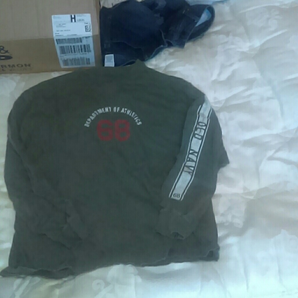 Long sleeve tee shirt