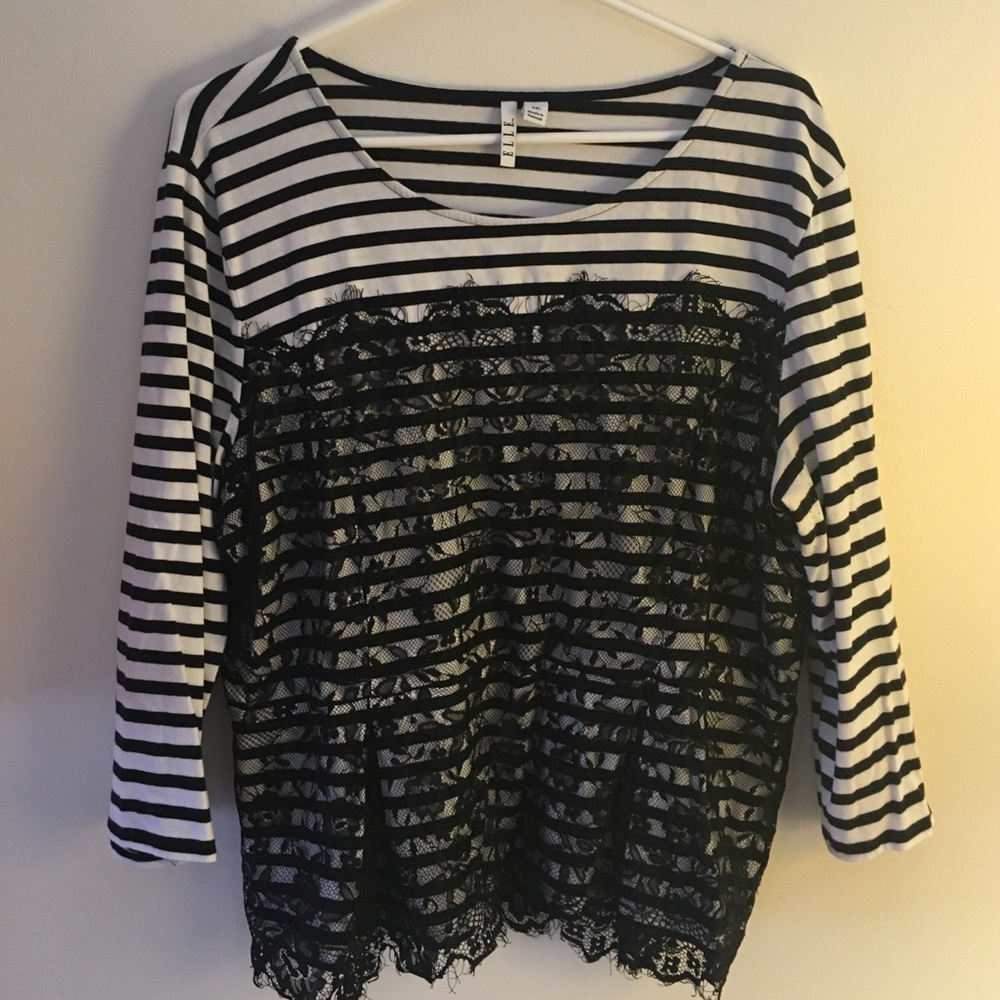 Elle T-shirt With Lacey Accent