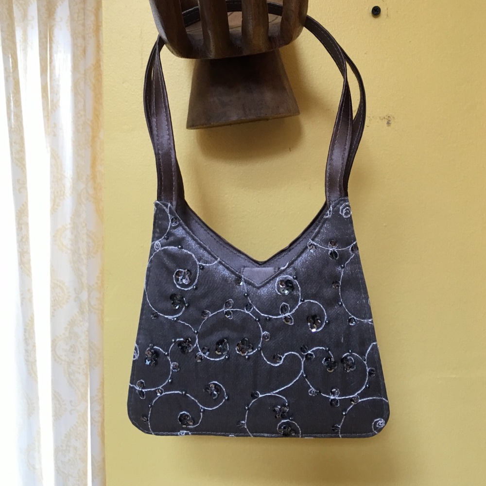 Sasha silver/grey satin bag.
