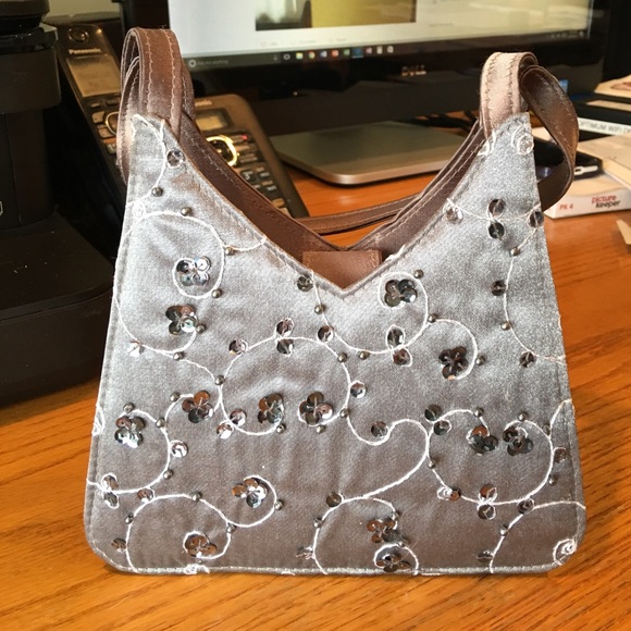 Sasha silver/grey satin bag. - Picture 3 of 3
