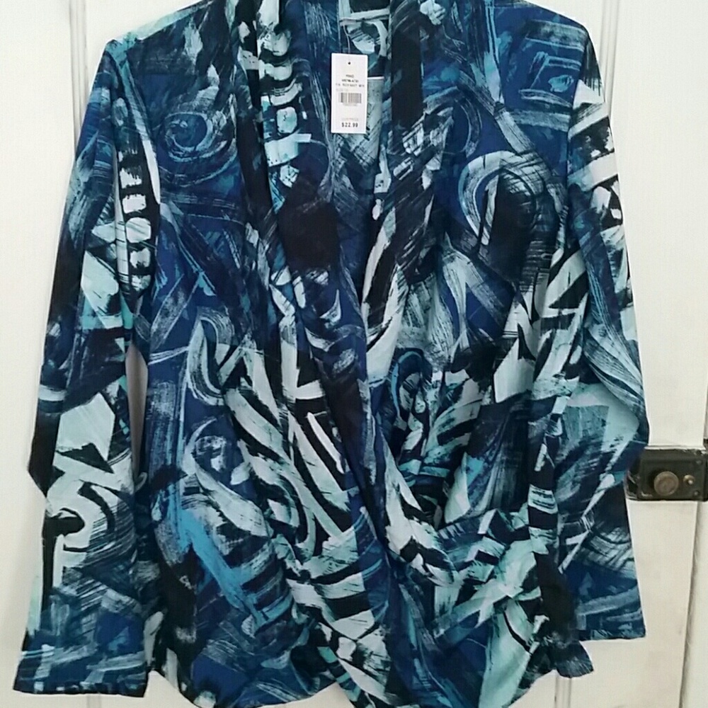 Beautiful ladies blouse  lose fitting high in the