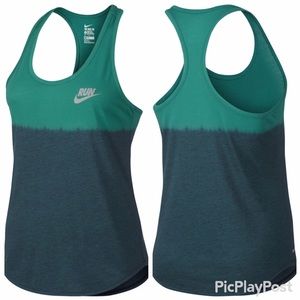 NIKE dri-fit  tee size S green