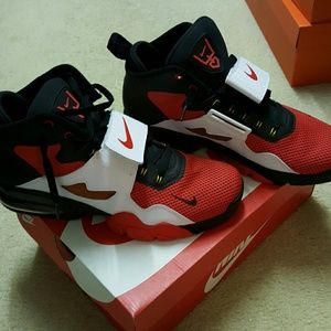 Deon Sanders Men's Nike Air Diamond Turf VI