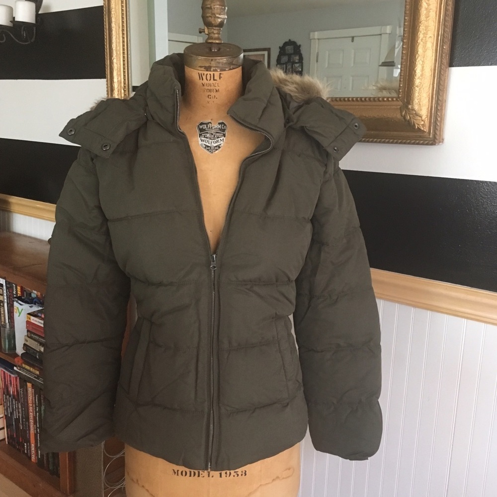 Green puffer with detachable hood