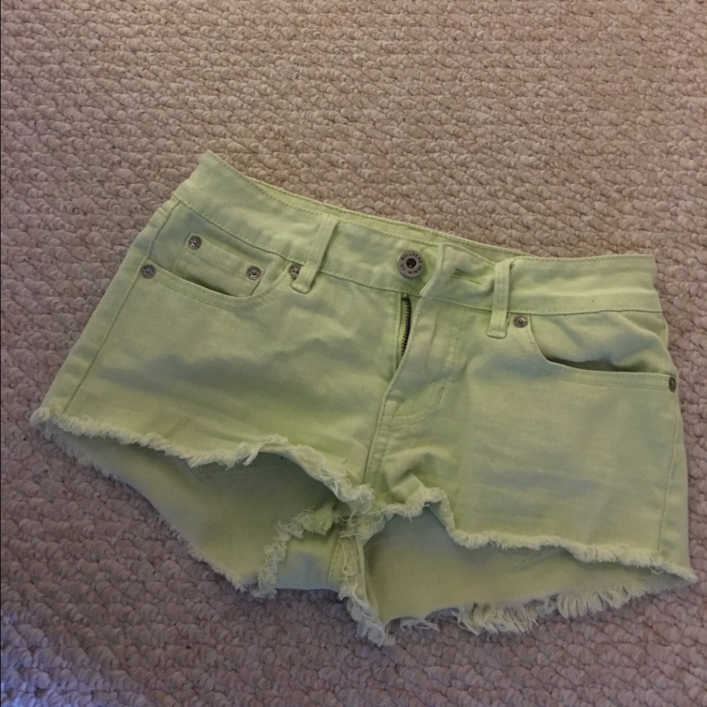 Bullhead booty shorts