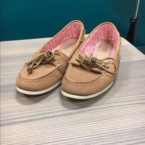 Sperry Tan Women's Boatshoes size 6