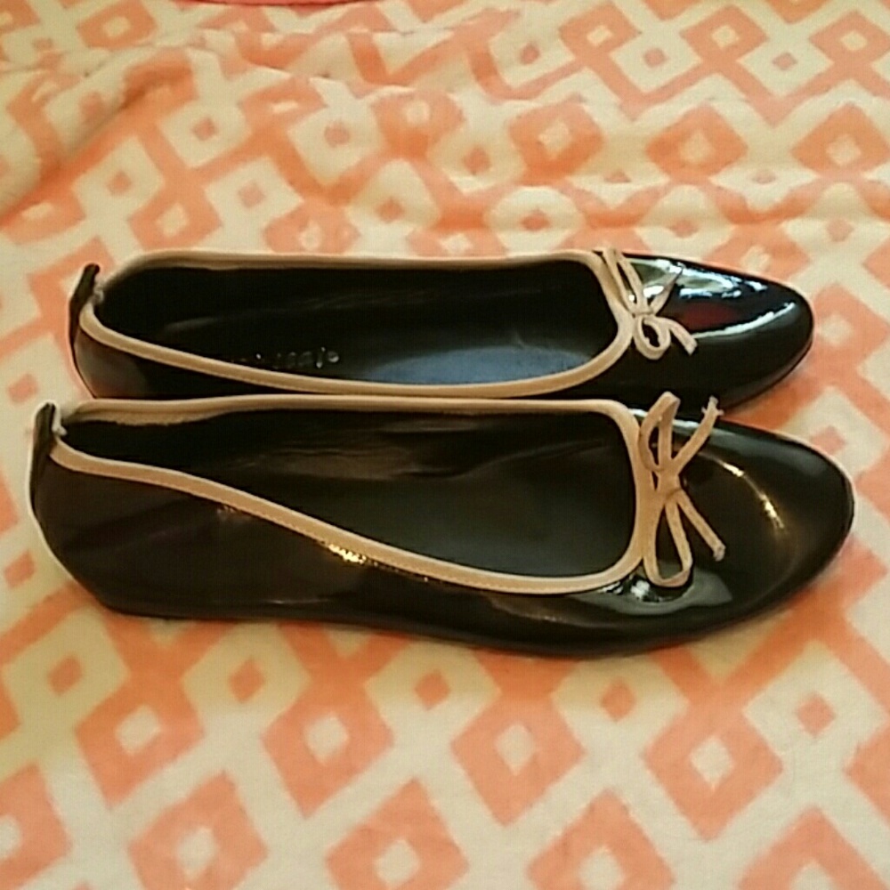 Black Ballet Flats