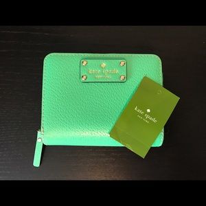 Kate Spade Budgreen Wallet Still Available