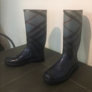 Burberry rain boots - barely used