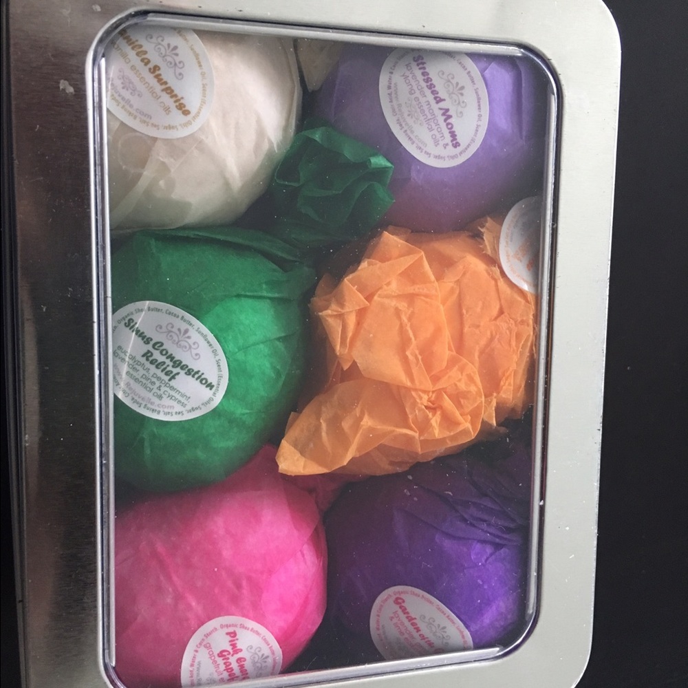 Bath bombs aroma essentials oils