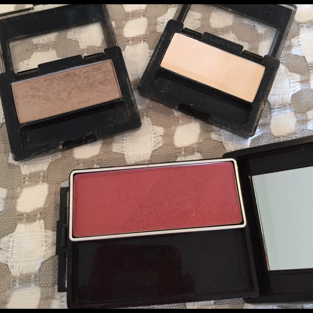 Maybelline expert wear eyeshadow. Covergirl blush