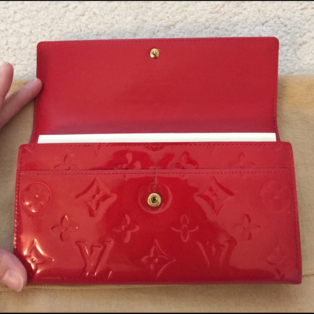 100% Authentic Louis Vuitton Sarah Wallet - Picture 3 of 4