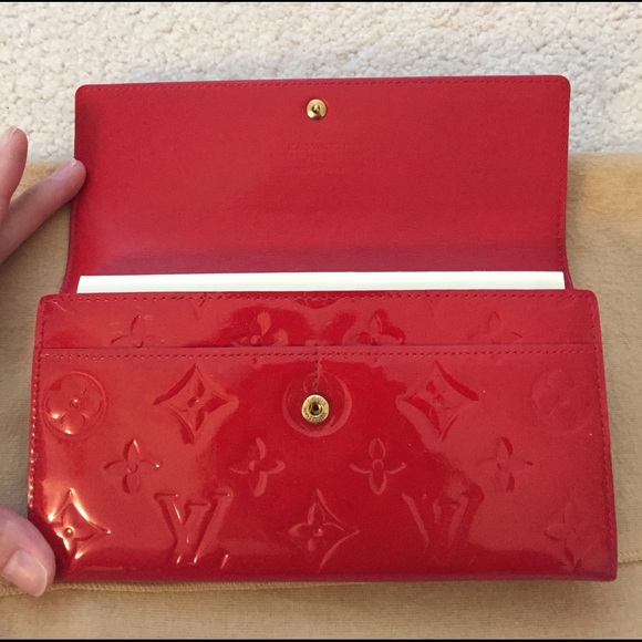 100% Authentic Louis Vuitton Sarah Wallet - Picture 3 of 4