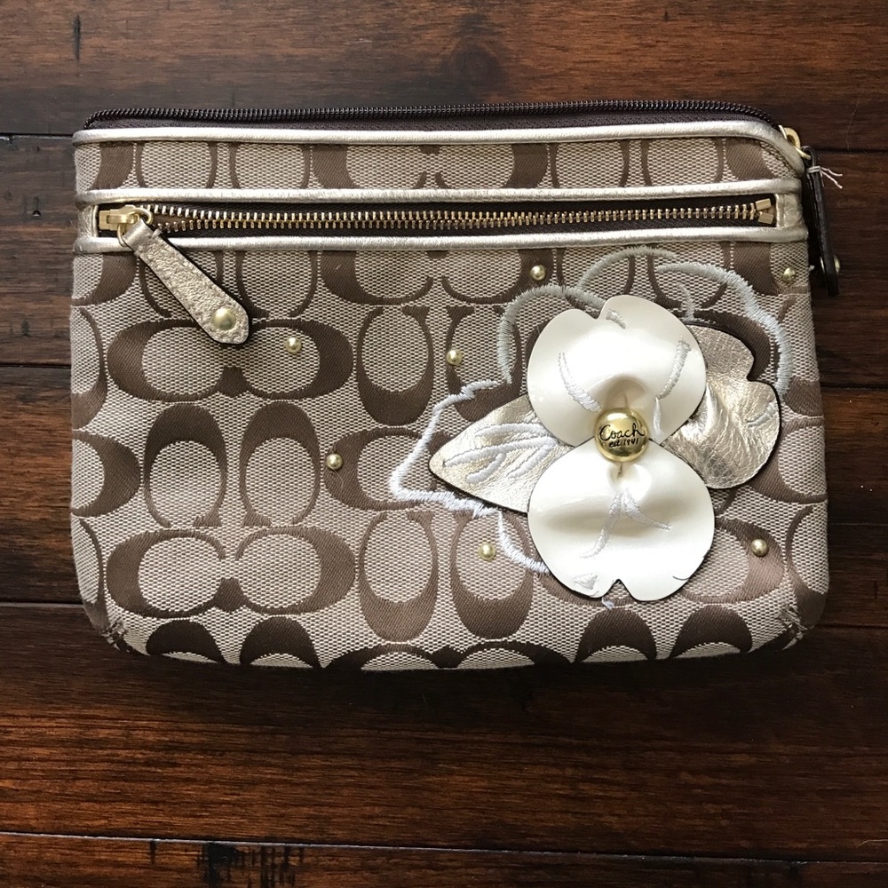 Coach signature chubby (yes, a chubby 😂)