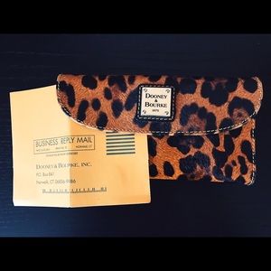 Print Dooney & Bourke Wallet