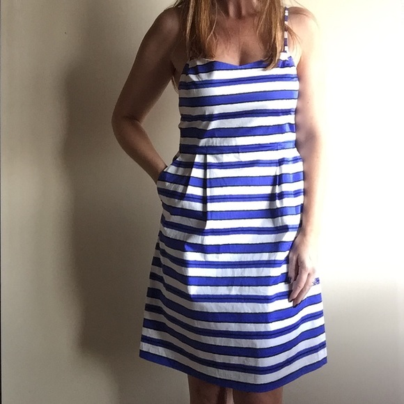 GAP Dresses & Skirts - GAP blue and white striped dress with pockets