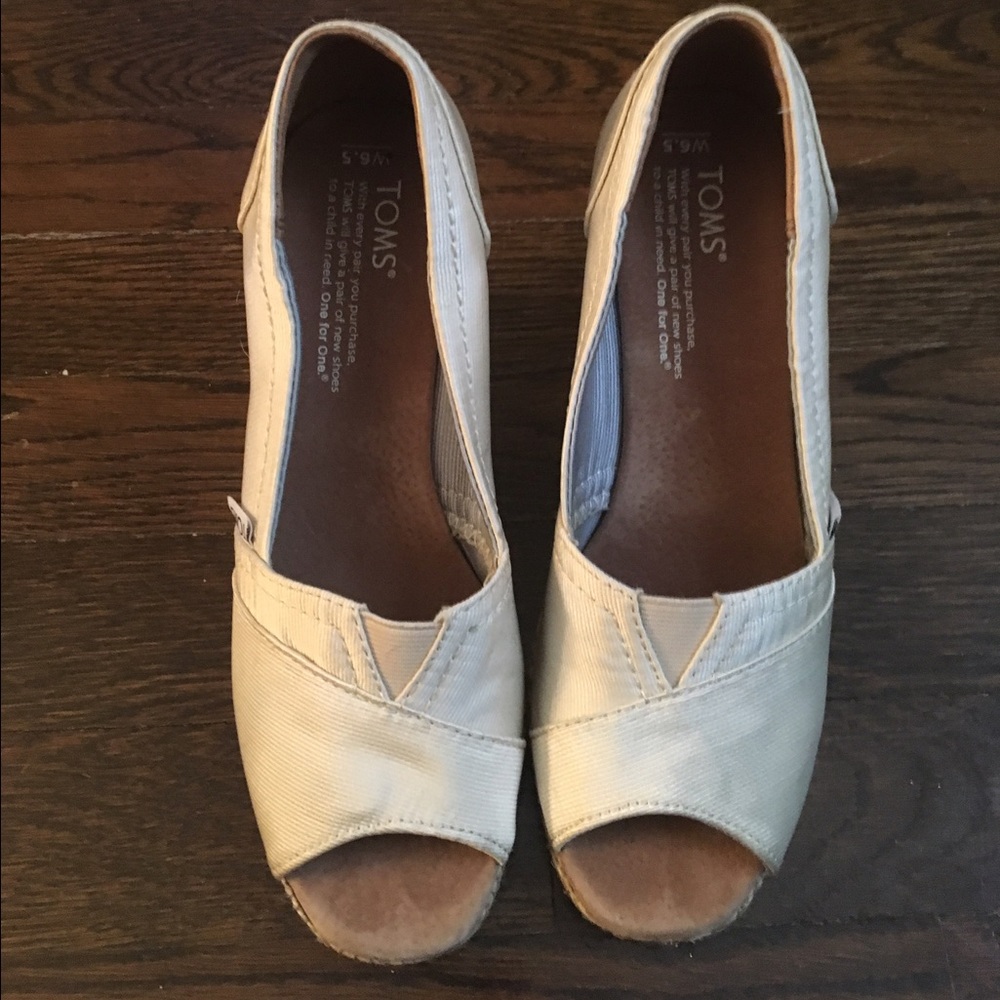 Offwhite Toms Wedges size 6.5