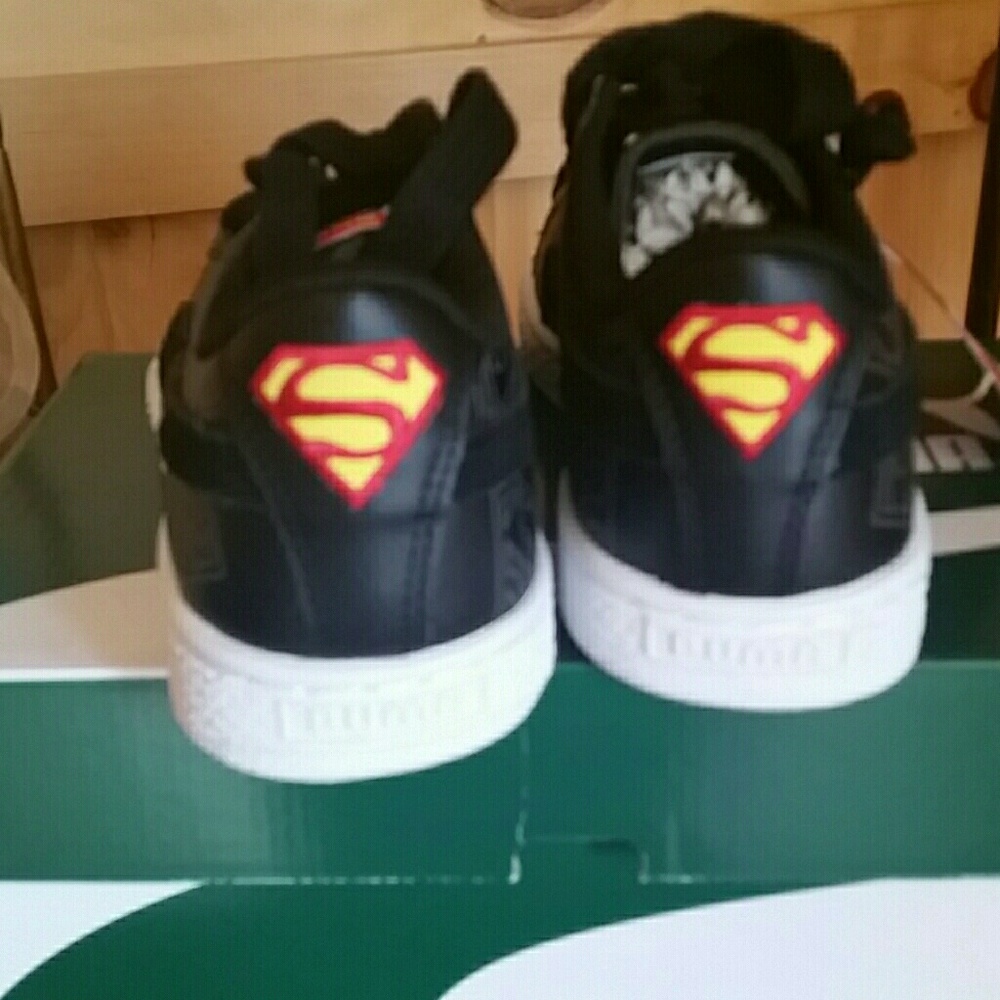 ****Superman Pumas :-) NWT**** - Picture 3 of 5