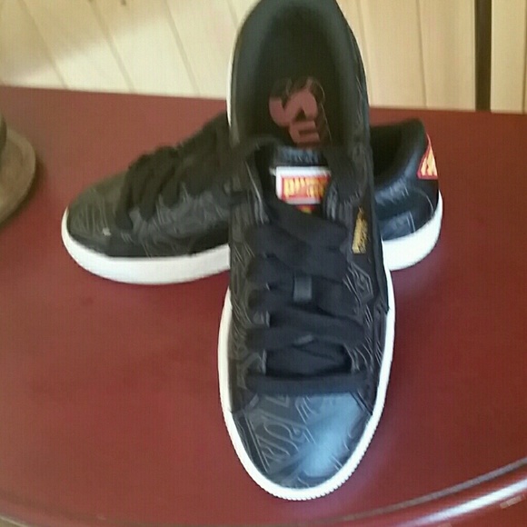 ****Superman Pumas :-) NWT**** - Picture 4 of 5