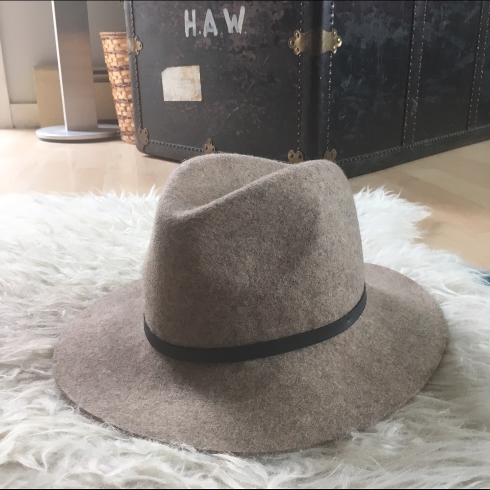 Banana republic wool hat