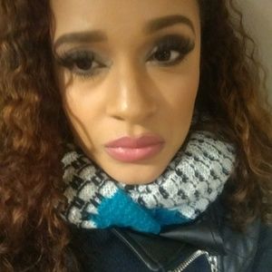 Meet your Posher, Daelina