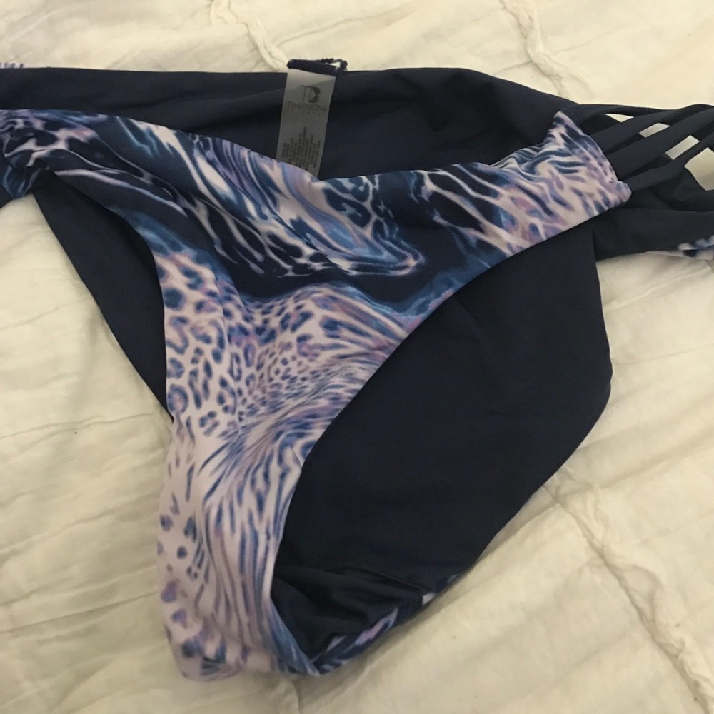 Tini kini bikini bottom