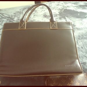 Remarkable brown bag, like new!