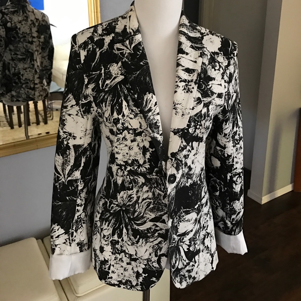 Fun patterned lined blazer