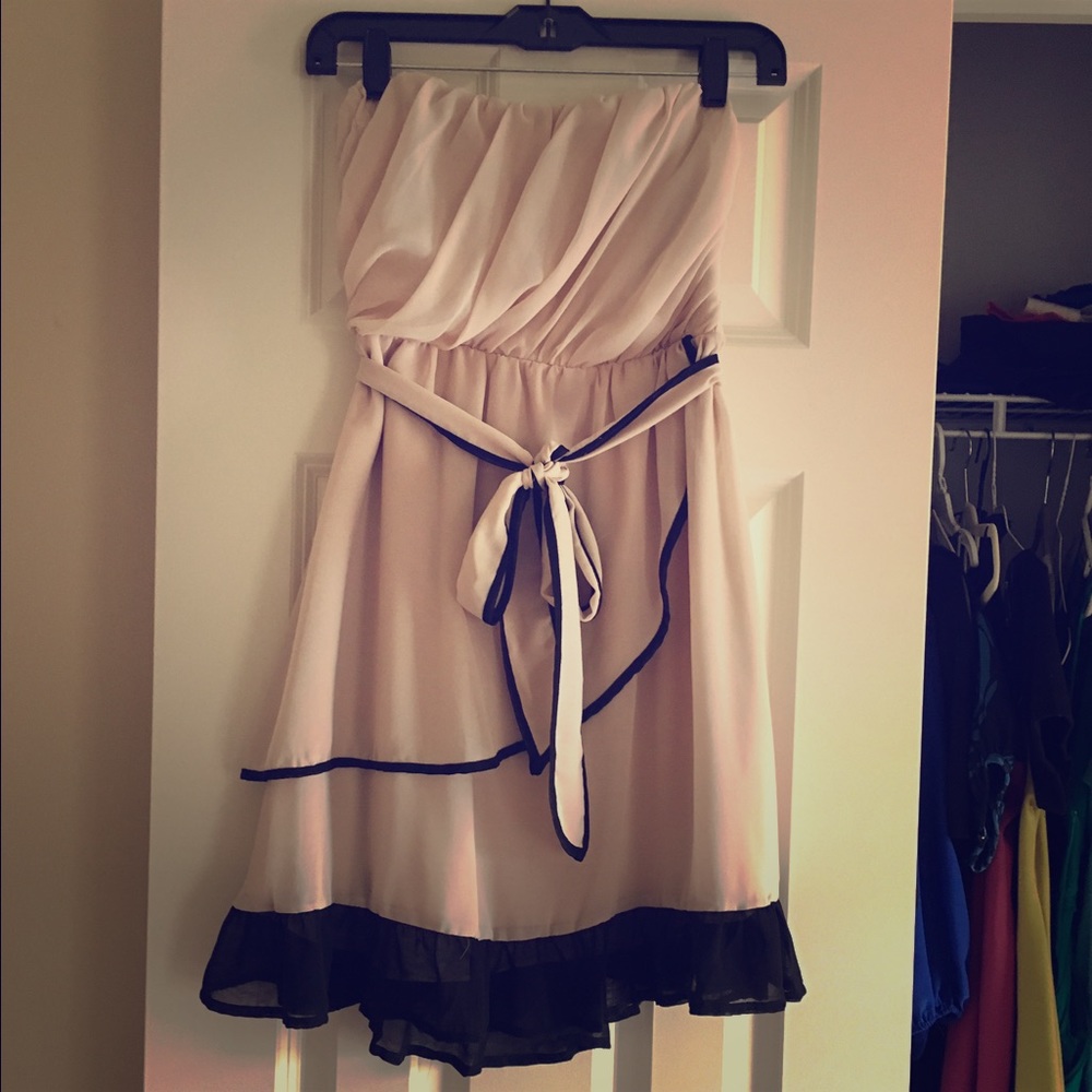 Strapless dress. Light Blush cream. Small. NWT