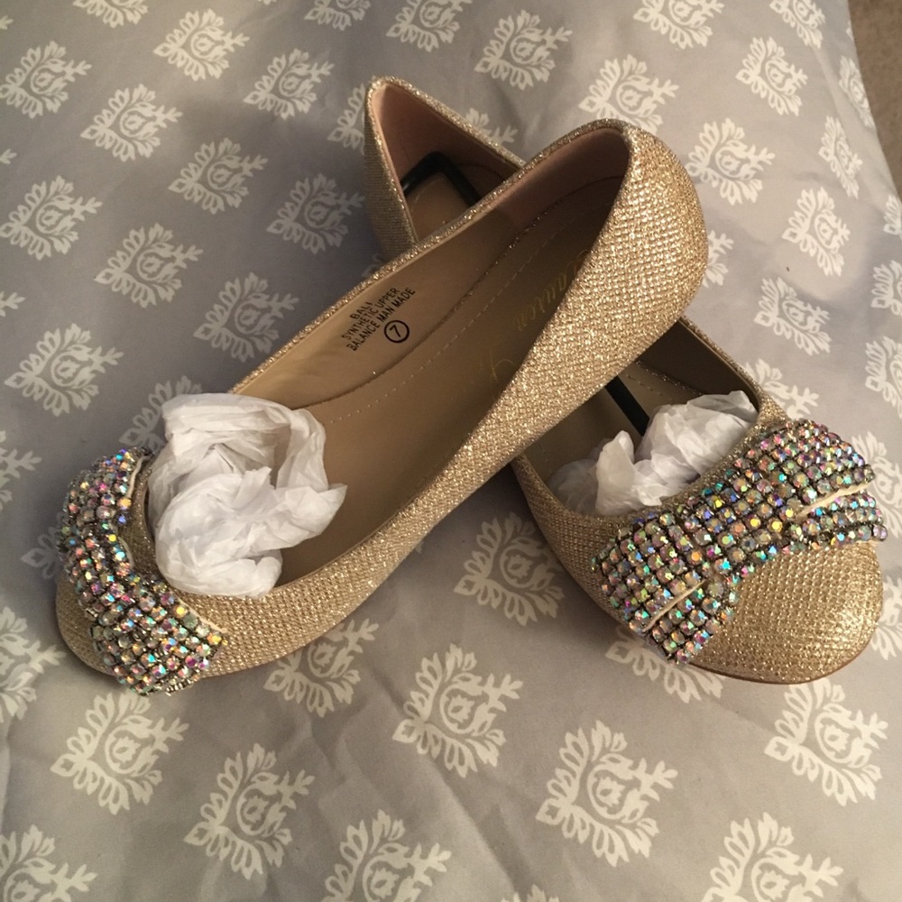 Adorable flats