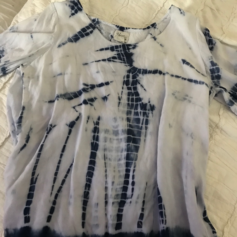 Blue life top