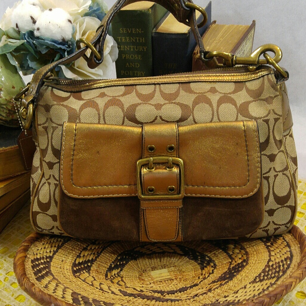 SOLD......AUTH. COACH HANDBAG