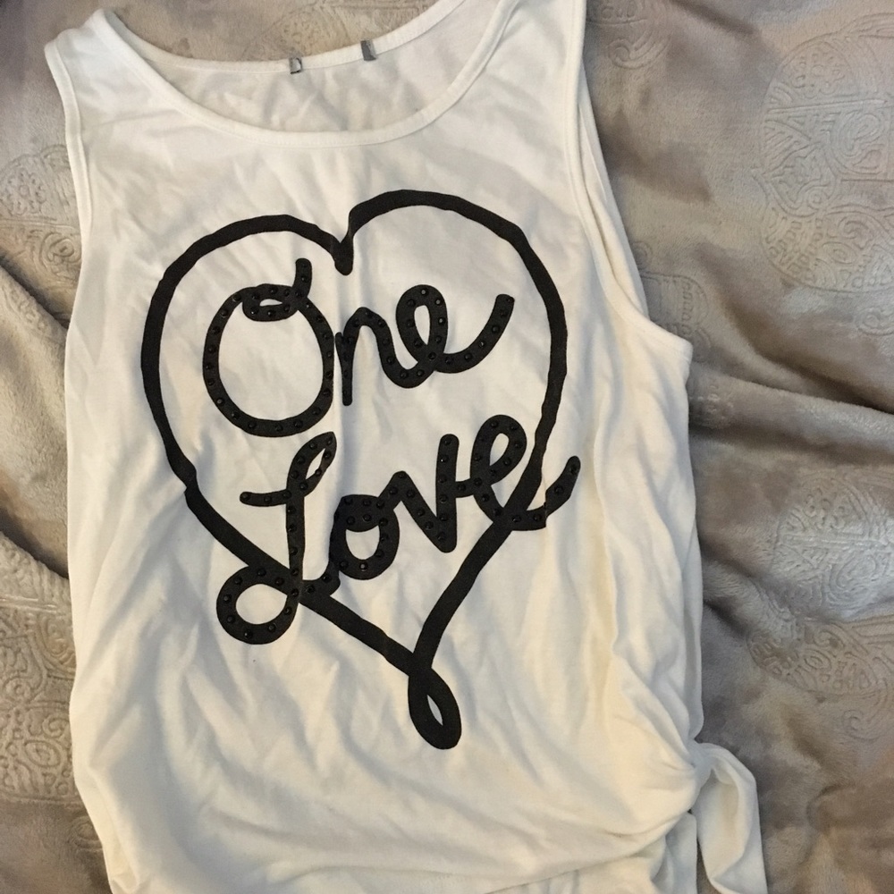 White tank top shirt