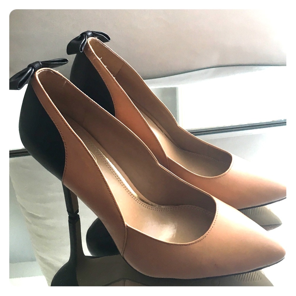 Black and Tan Jessica Simpson Heels