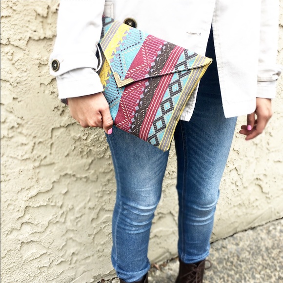Aztec print clutch bag - Picture 5 of 8