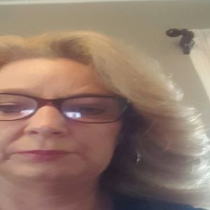 Meet your Posher, Bobbie