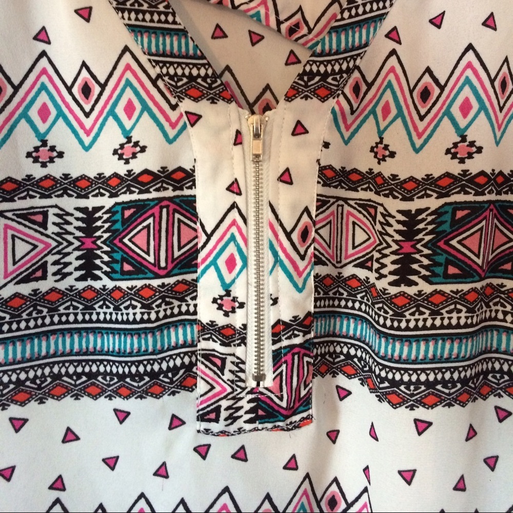 Patterned Blouse - Picture 5 of 5