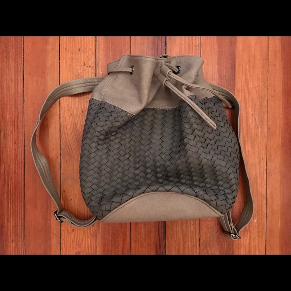 ❗️SALE❗️Tie closure woven backpack