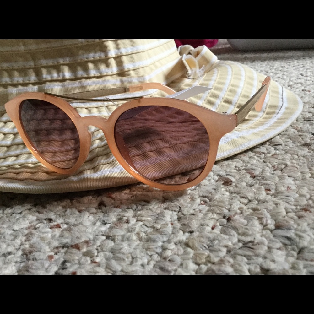 Loft NWT 100% cool blush sunglasses! ⚡️flash sale