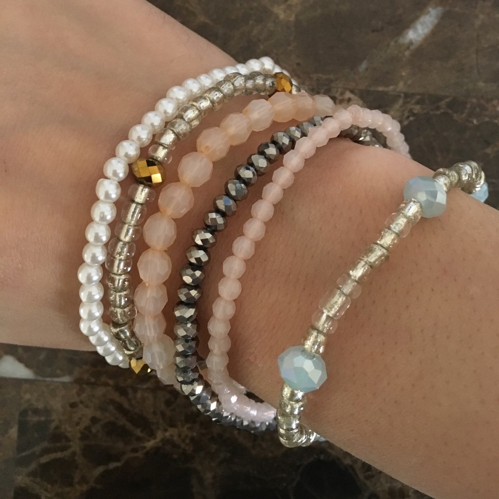 SET OF 6 BRACELETS