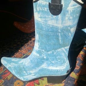 Cute cow girl rain boots!