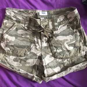 Old navy army print shorts