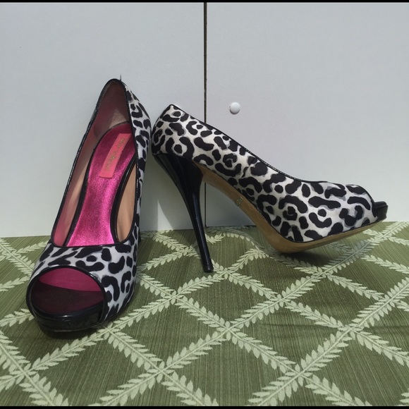 Betsy Johnson - Picture 2 of 2