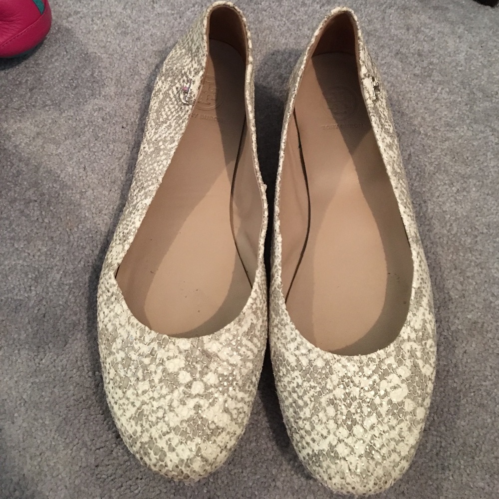 EUC Tory Burch crocodile travel ballet flats