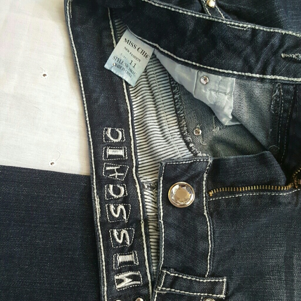 Jeans w/Bling ! Like New. - Picture 4 of 4
