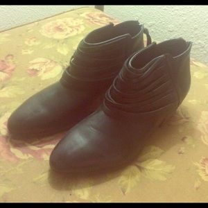 Clarks Spye Celeste booties