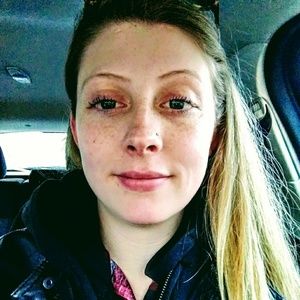 Meet your Posher, Cassandra
