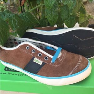 Simple Brand Eco Sneaks Bison NIB 7