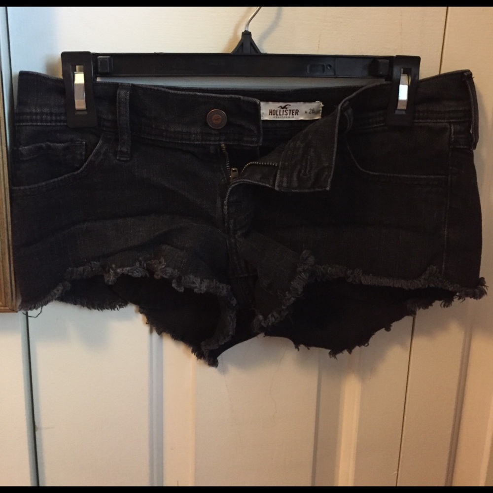 Black Hollister shorts